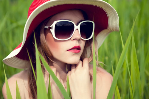 Wie man sich im Urlaub vor der Sonne schützt: nützliche Tipps Sonnenschutzmittel